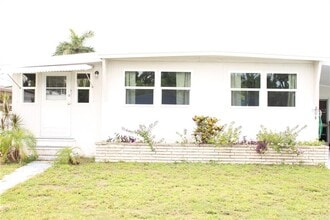 Building Photo - 204 50th Ave Dr W