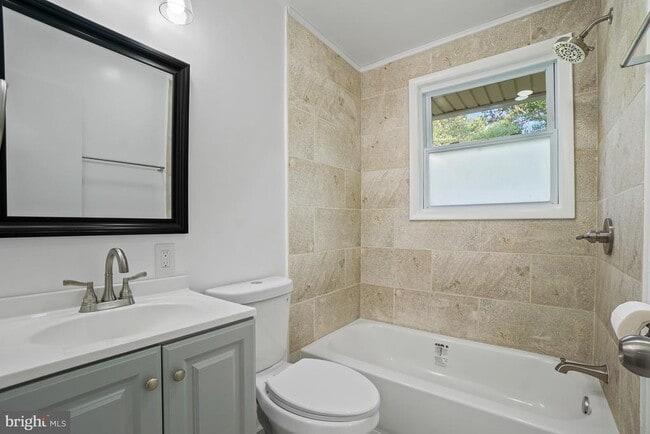 Building Photo - 10705 Lockridge Dr