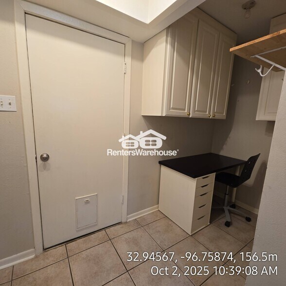 Building Photo - 610 Dover Dr