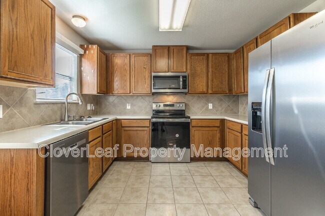 Building Photo - 104 Rattlesnake Way