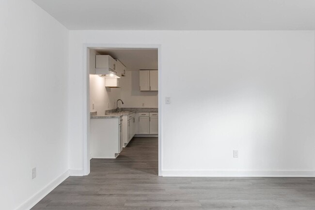 Building Photo - Completely Remodeled One Bedroom Home!
