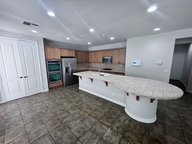 Building Photo - 5 bedroom + Loft with pool in Aliante Master