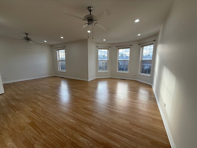 Building Photo - 362 Town Pl Cir