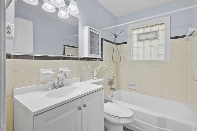 Building Photo - Rare 3-bedroom main-level duplex now available! .