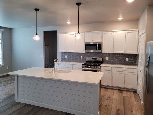 Building Photo - Amazing 5 Bedroom Home in Meridian!