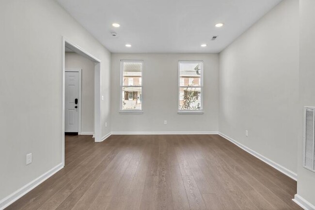 Building Photo - 4029 W Cold Spring Ln