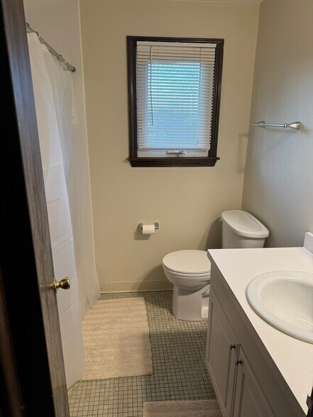 Building Photo - 3656 Sowles Rd