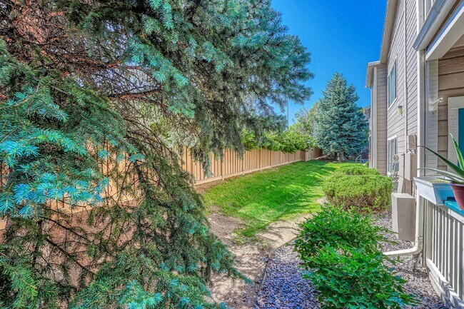 Building Photo - $2,100 - 2-Bed, 2-Bath Condo in Highlands ...