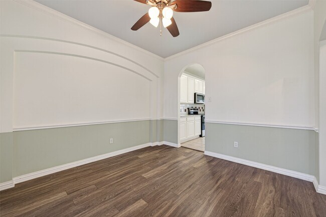 Building Photo - 23730 River Pl Dr