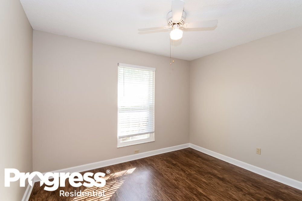 Building Photo - 2383 Dundee Ct E