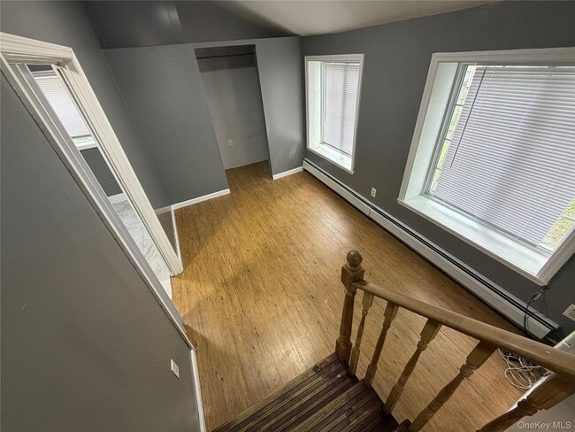 Building Photo - 93 Catharine St