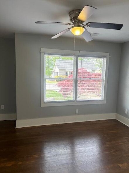 Building Photo - 860 Harle Ave NW