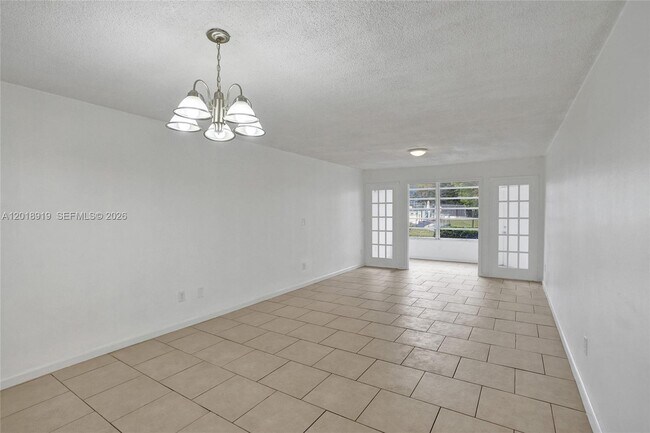 Building Photo - 1601 NE 191st St