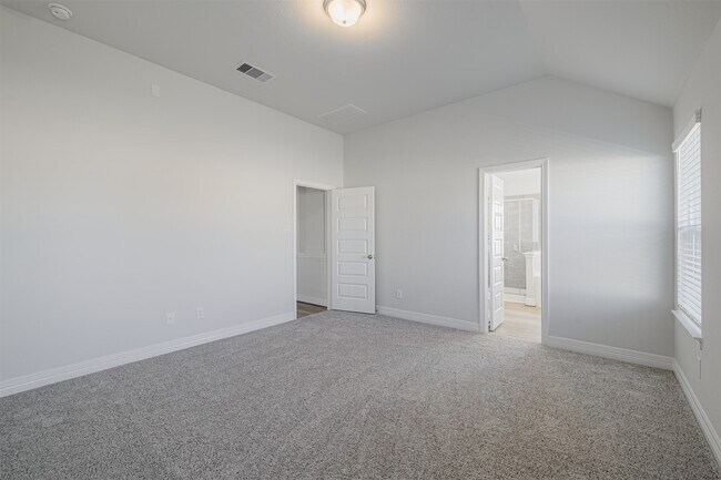 Building Photo - 33118 School Hl Rd