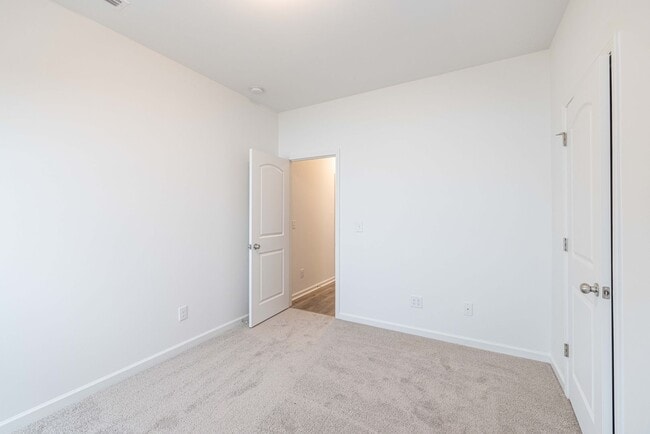 Building Photo - BEAUTIFUL 3 Bedroom Home - Stonebridge Fairways - AVAILABLE NOW