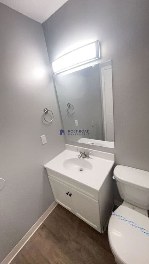 Building Photo - 515 W 27th St S