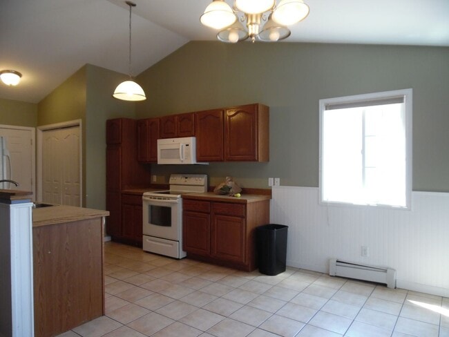 Building Photo - 1785 Pierson Ct