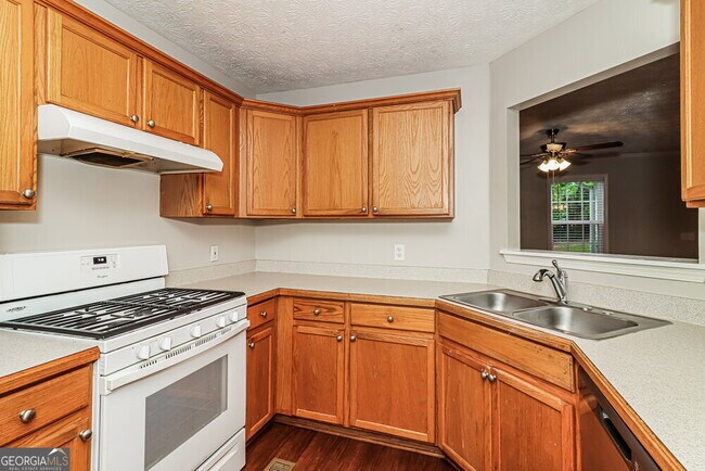 Building Photo - 201 Brick Mill Dr