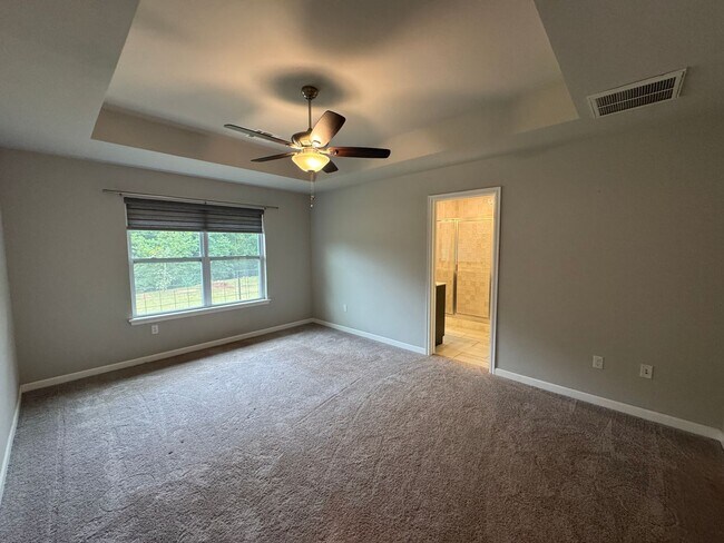 Building Photo - Don't Miss this STUNNING, true 4 bed, 2 ba...