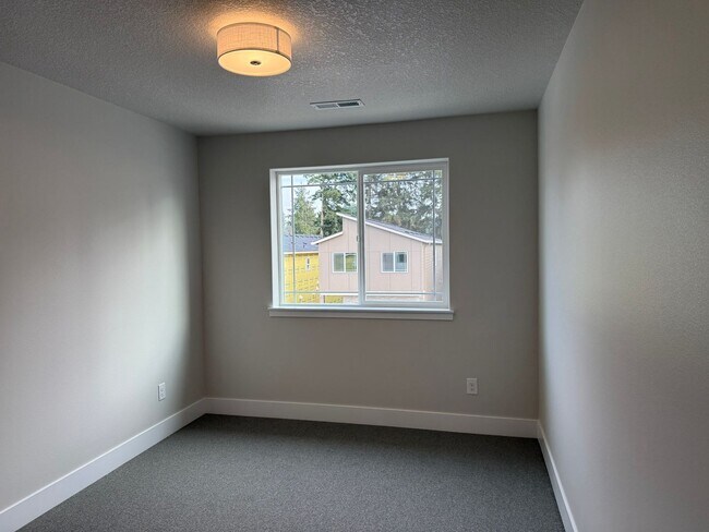 Building Photo - Beautiful Three Bedroom New Construction Home For Rent
