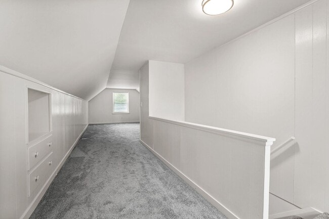 Building Photo - 1000 Glenmore Ave