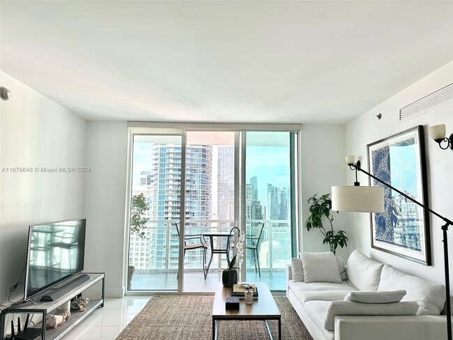 Building Photo - 950 Brickell Bay Dr