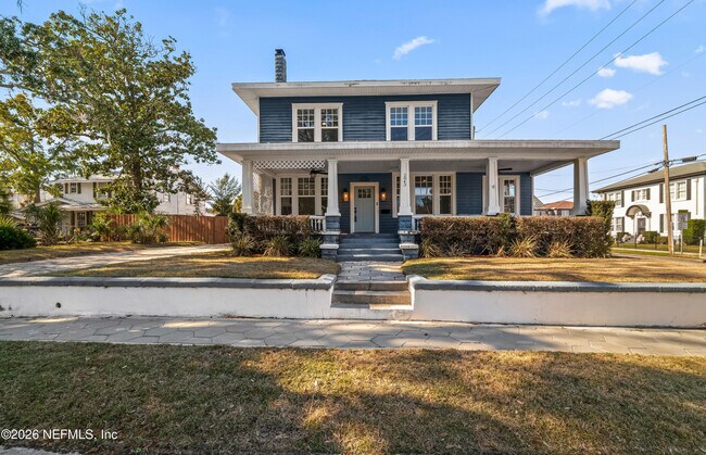 Building Photo - 2843 Oak St