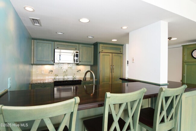 Building Photo - 322 Causeway Dr