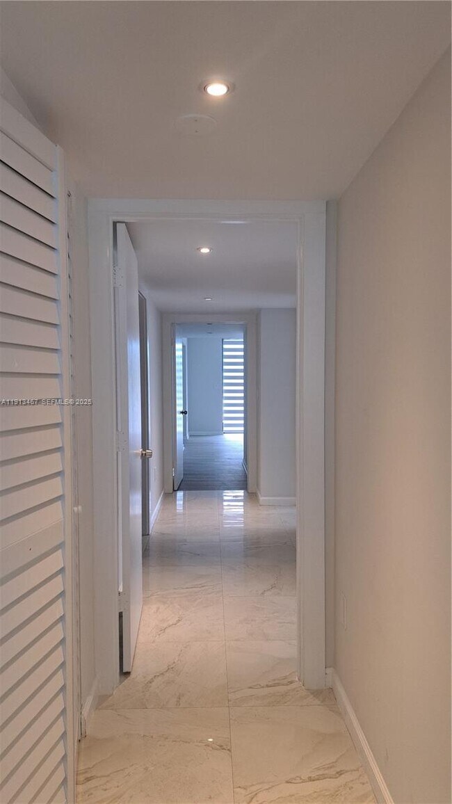 Building Photo - 468 Golden Isles Dr