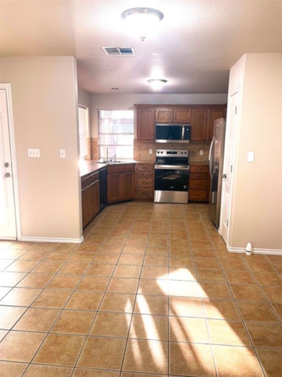 Building Photo - 18701 Venture Dr