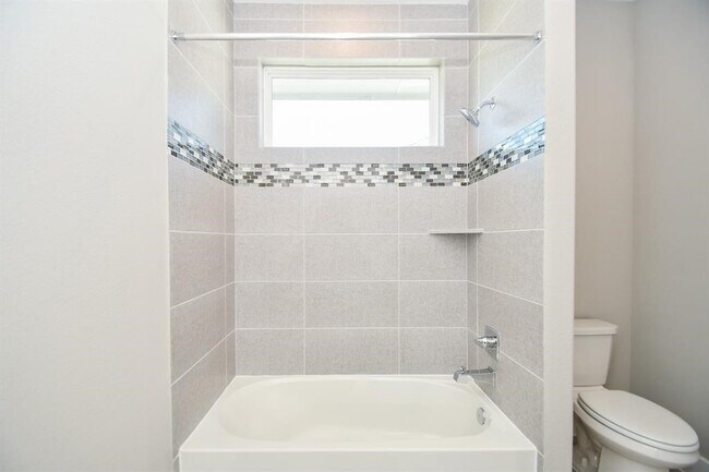 Building Photo - 10334 Fountain Shore Dr