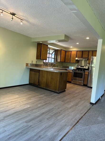 Building Photo - 8617 SW 49th Ave