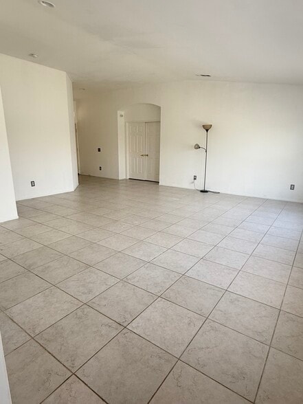 Building Photo - 78830 Wakefield Cir