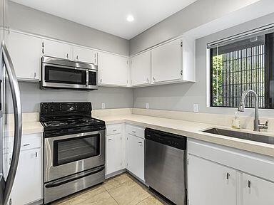 Building Photo - 2696 S Sierra Madre