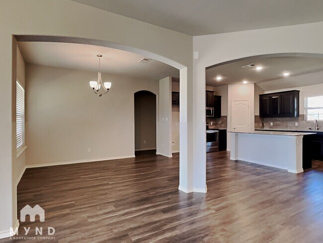 Building Photo - 3905 Chippewa Ct
