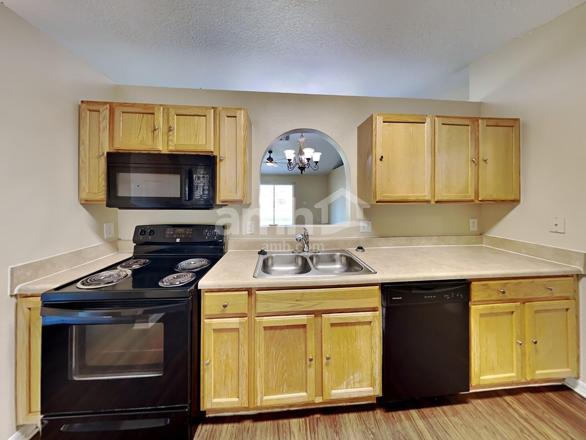 Building Photo - 1030 Lancelot Dr
