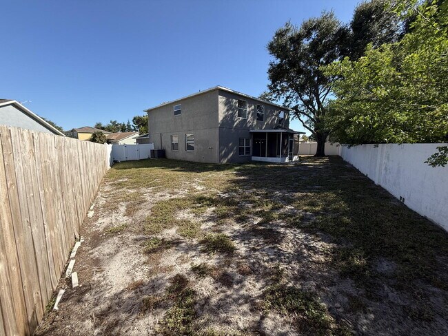 Building Photo - Beautifully remodeled 6 bedroom - 3 bath home in Summerfield Village
