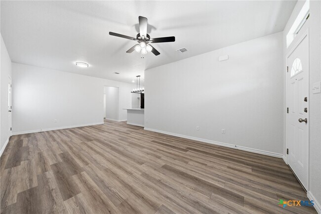 Building Photo - 126 Leon Ln