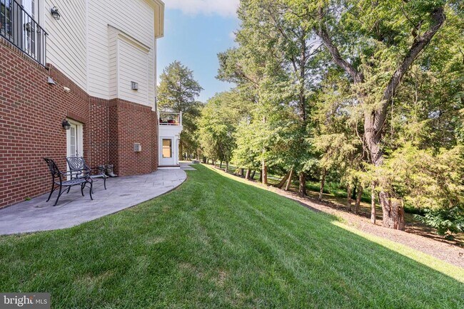 Building Photo - 18852 Ridgeback Ct