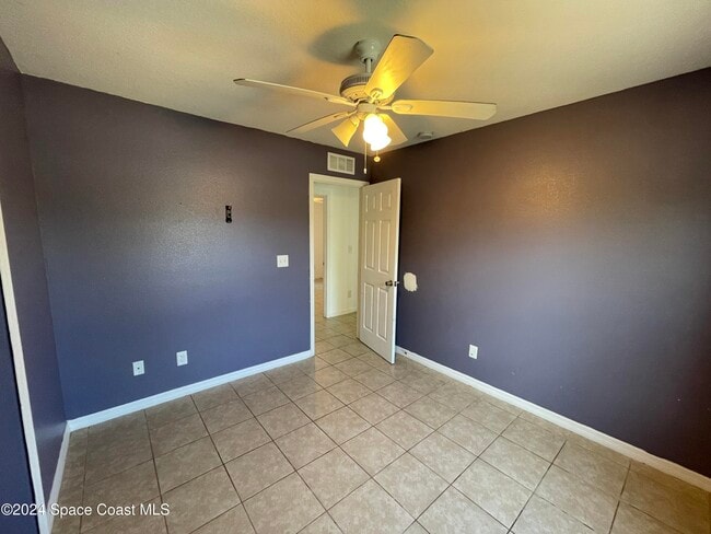 Building Photo - 1000 Dames Ct