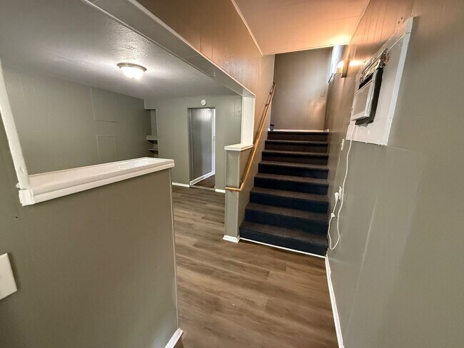 Building Photo - 2BR with Character