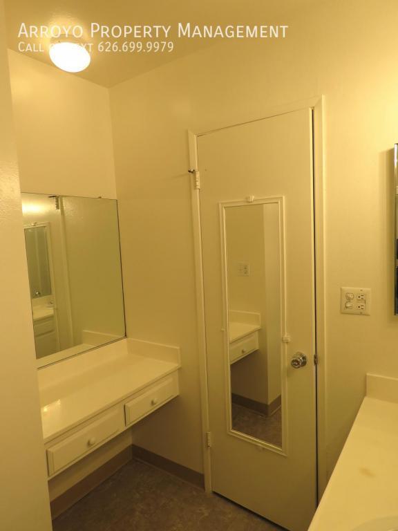 Building Photo - 339 S Catalina