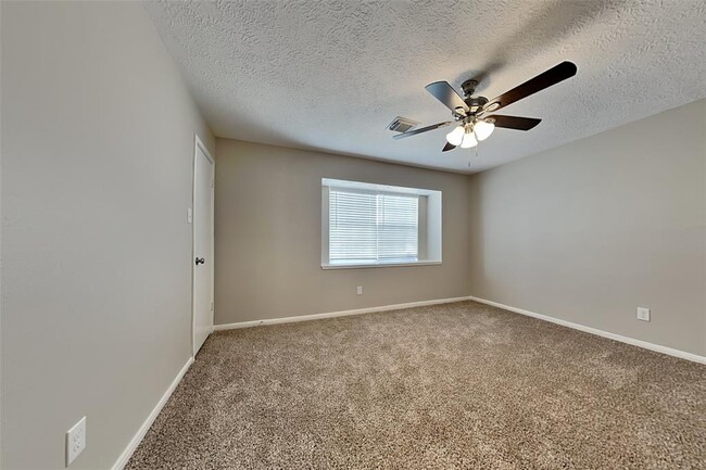 Building Photo - 8303 Holmwood Dr