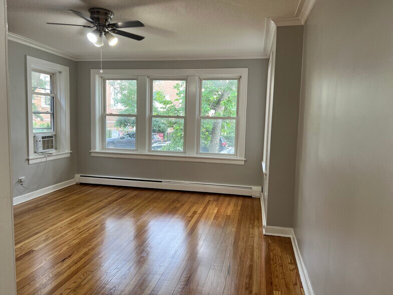 Primary Photo - 5515 N Christiana Ave