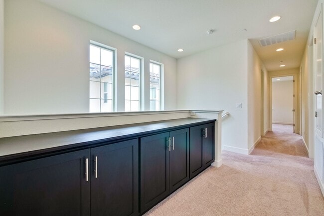 Building Photo - Gorgeous Santa Clara Home with Pool, EV Ho...
