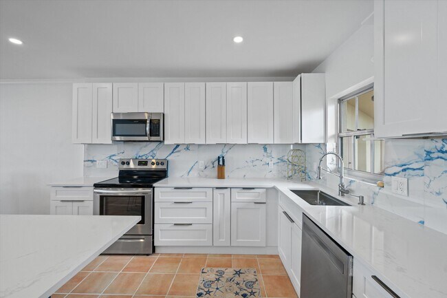 Building Photo - 3475 S Ocean Blvd