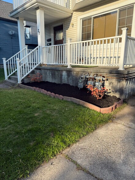 Building Photo - 37 Holland Pl