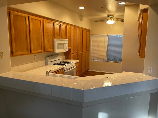 Building Photo - 95 Camino del Oro