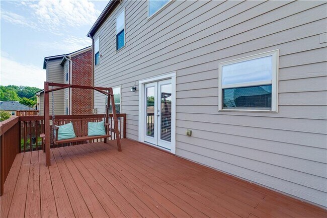 Building Photo - 2425 Delamore Chase