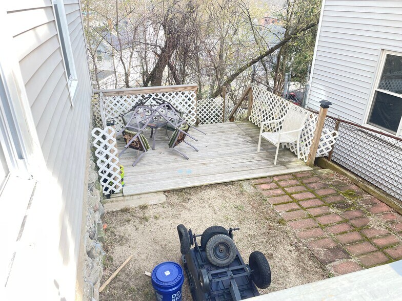 Building Photo - 99 Beach St